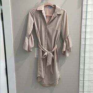Antonio Melani size 0 Beige Ruffle Sleeve Shirt Dress with belt